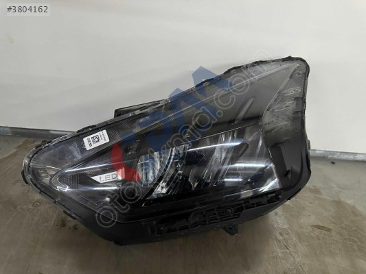 HYUNDAİ BAYON SOL ÖN FAR
