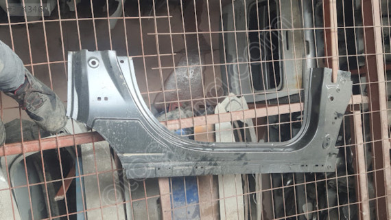 renault megane  24/25  sağ marşbiyel sacı sefalılar oto cıkma