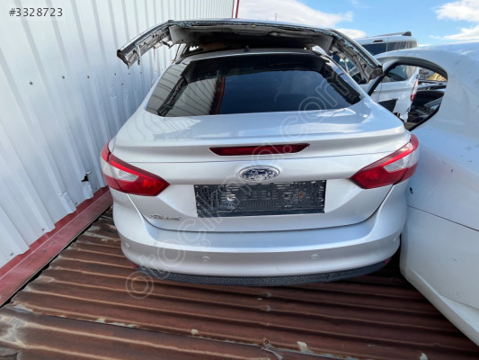 Ford Focus 3 dolu arka çıkma orijinal