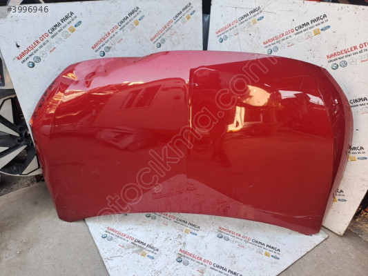 Opel Corsa f motor kaputu (kırmızı renk)