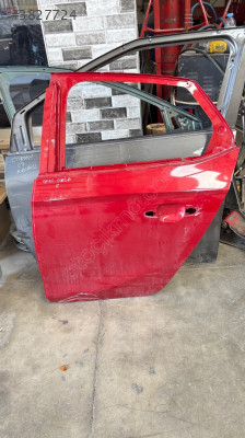 Opel corsa F sol arka kapı hatasız