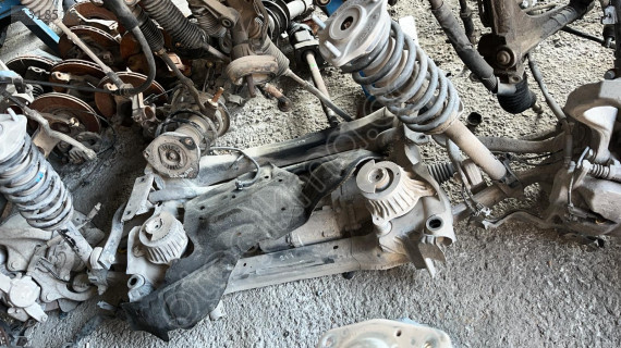 MERCEDES W213 E180 ÖN TRAVERS 4X2 OTO FEDAİ