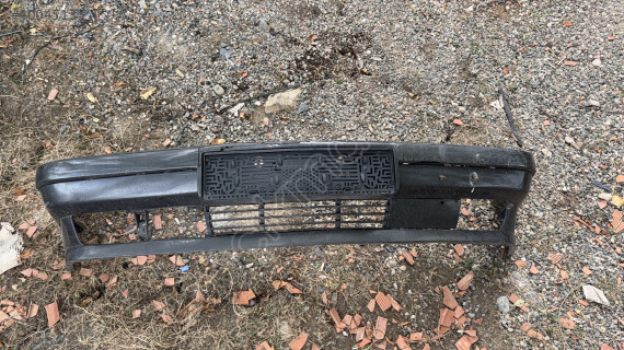 Bmw E34 Ön Tampon Hafif Kusurlu Resimler de Mevcut