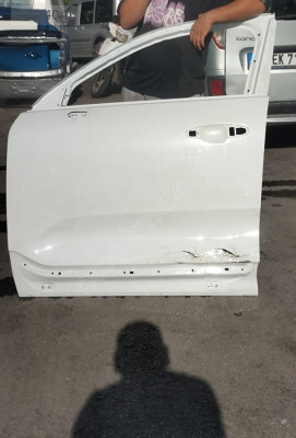 VOLVO XC40 BEYAZ SOL ÖN KAPI ORJINAL