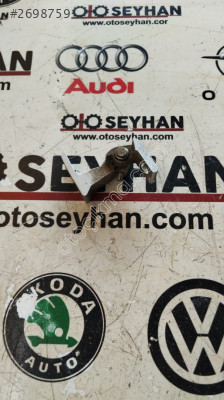 8XD831404 Skoda Octavia ön sağ üst kapı menteşesi