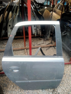 Opel meriva çıkma orjinal arka sağ kapı