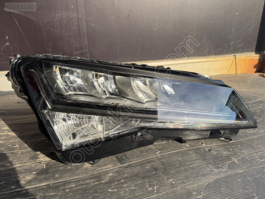 SKODA SUPERB SAĞ FAR 2020-2023