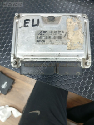 Volkswagen Sharan Mk1 1.9D 2006 Motor Beyni / 0281012932 / 03890