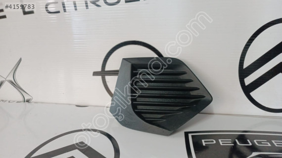 PEUGEOT 2008 SAĞ SİS KAPAK 16683820XT 9831550480