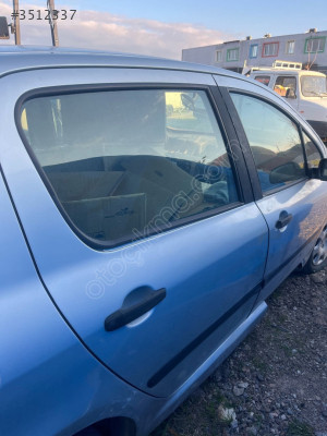 Peugeot 307 sağ ön kapı hatasız