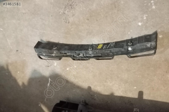 RENAULT MEGANE 4 ARKA TAMPON BRAKETİ