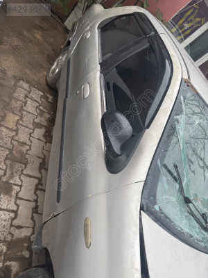 Fiat Palio sağ ön kapı