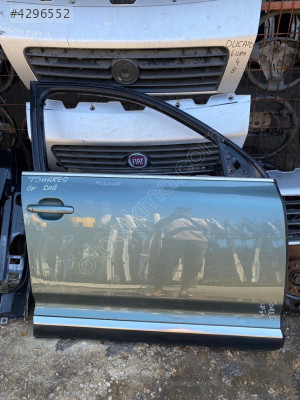 VOLKSWAGEN TOUAREG SAĞ ÖN KAPI DOLUU HATASIZ ORJİİNAL