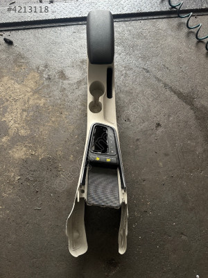 İ20 2024 ORTA KONSOL ORJİNAL ÇIKMA PARÇAA