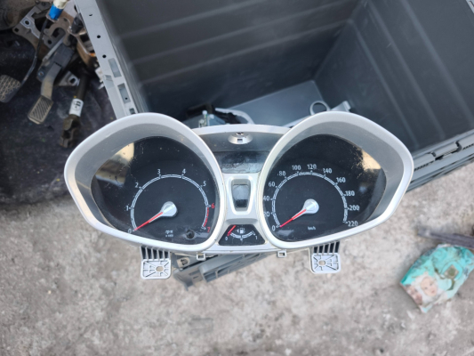 Ford Fiesta Gösterge paneli benzinli. 8A6T-10849-EH  son fiyat