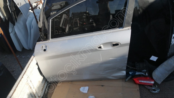 FORD FİESTA SOL ÖN KAPĞI ORJNL  ÇIKMA 2009-17