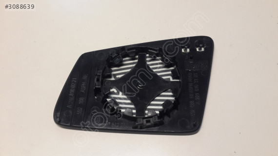 Mercedes A B CLA GLA  AYNA SAĞ A2468100221