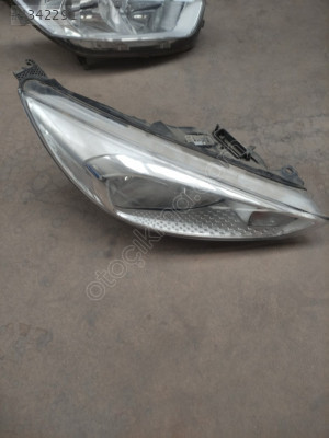 Focus 3,5 sağ ön far