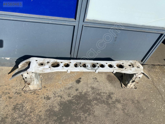 FORD FOCUS ÇIKMA ORJİNAL TAMPON DEMİRİ