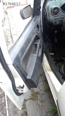 ford fiesta sol ön cam krikosu