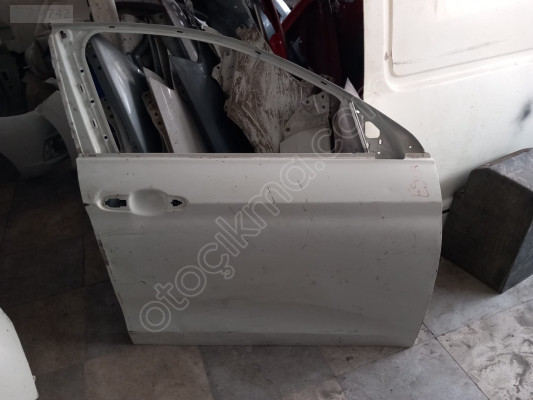 Fiat Egea sağ ön kapı çıkma orjinal