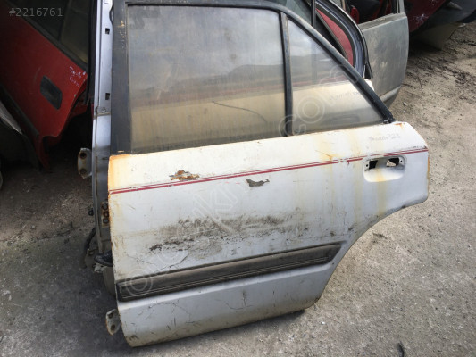 Mazda 323 Sedan Sol Arka Kapı Kilidi Cam Krikosu Kelebek Cam