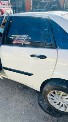 Ford focus 1 çıkma orjinal sol arka kapı