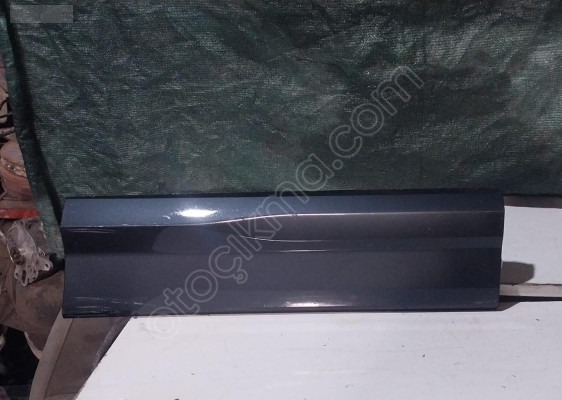 81A853969B orj 16-23 audi Q2 sol arka kapı bandı