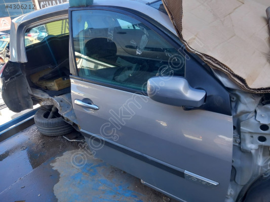 Renault megane 2 sağ ön kapı