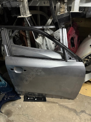 Peugeot 2008 sağ ön kapı