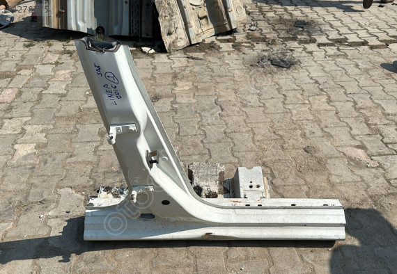 fiat linea 2015 kesme sağ orta direk (son fiyat)