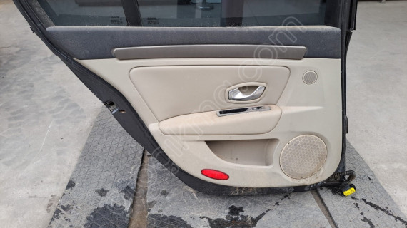 renault laguna 3 2008 sol arka kapı döşemesi (son fiyat)