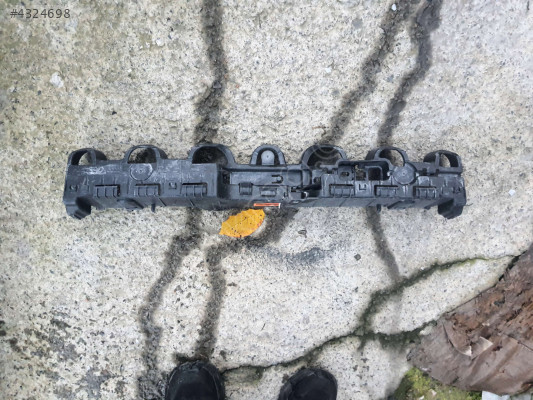 RENAULT CLİO 4 ARKA TAMPON ORTA BRAKETİ