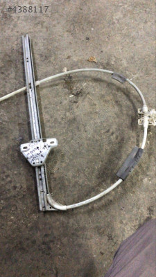 Renault Master sol ön cam krikosu