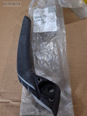 Citreon C5 ön cam ızgara ucu sağ 8120P9