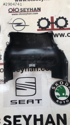 45286-0D140 Toyota Yarıs 2015 direksiyon alt plastik
