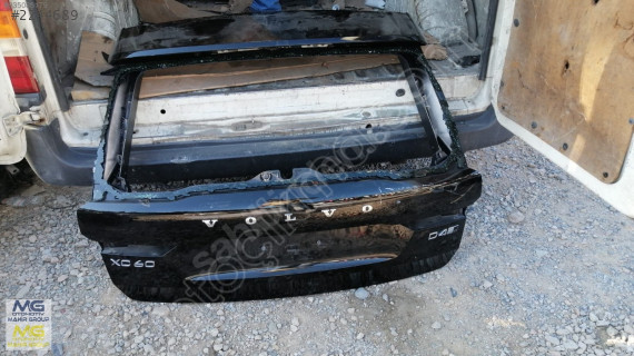 VOLVO XC60 ARKA BAGAJ KAPISI SİYAH TEMİZ ÇIKMA ORİJİNAL