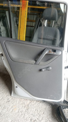 2001 Polo sol arka kapı döşemesi çıkma
