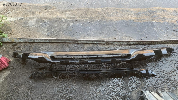 BMW ORJİNAL F30 F31 F80 TAMPON IZGARASI 7263478 51117263478