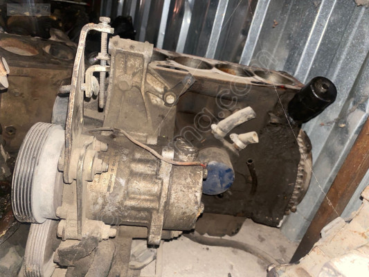1.8 Renault 19 Motur yarım blok