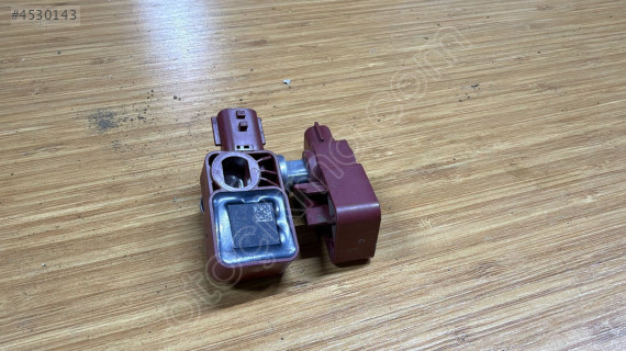 2018-23 MODEL DACIA DUSTER ORJ ÇIKMA DARBE SENSÖRÜ 988308712R