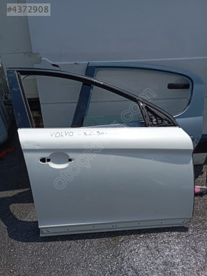 VOLVO XC60 SAĞ ÖN KAPI KONUK OTO