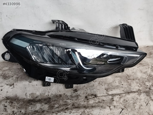 Fiat egea 2021-2025 çıkma sağ ön far