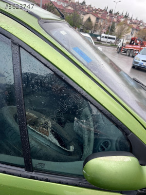 RENAULT SCENİC 1 SAG ÖN KELEBEK CAMI
