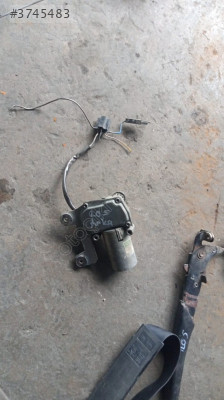 Pejo 205 arka silgec motoru yedek parça