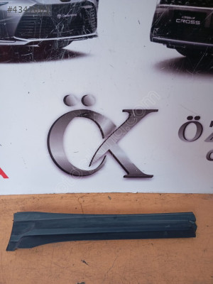 2023-2025 TOYOTA C-HR ÇIKMA ORİJİNAL SAĞ ARKA KAPI BANDI