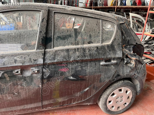 OTO CEM'DEN ÇIKMA HYUNDAİ İ20 SOL ARKA KAPI