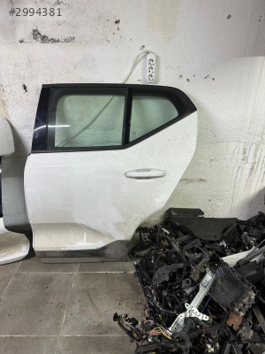 Xc40 sol arka kapı çıkma