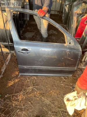 SKODA OCTAVİA SAĞ ÖN KAPI GRİ 2007