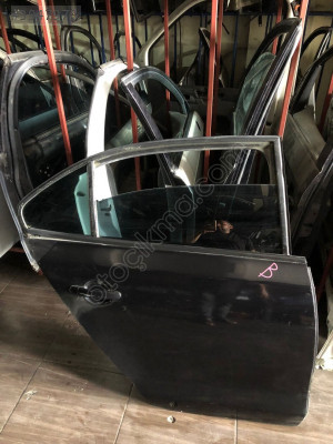 ÇIKMA HATASIZ VOLKSWAGEN JETTA SAĞ ARKA KAPI
